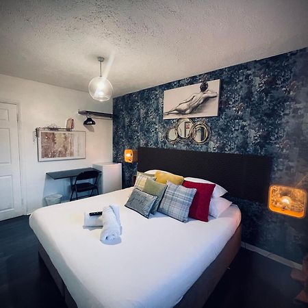 R1 Superking Sized Bed & 65" Tv On The Wall In Clapham Apartment Лондон Екстериор снимка