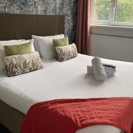 R1 Superking Sized Bed & 65" Tv On The Wall In Clapham Apartment Лондон Екстериор снимка