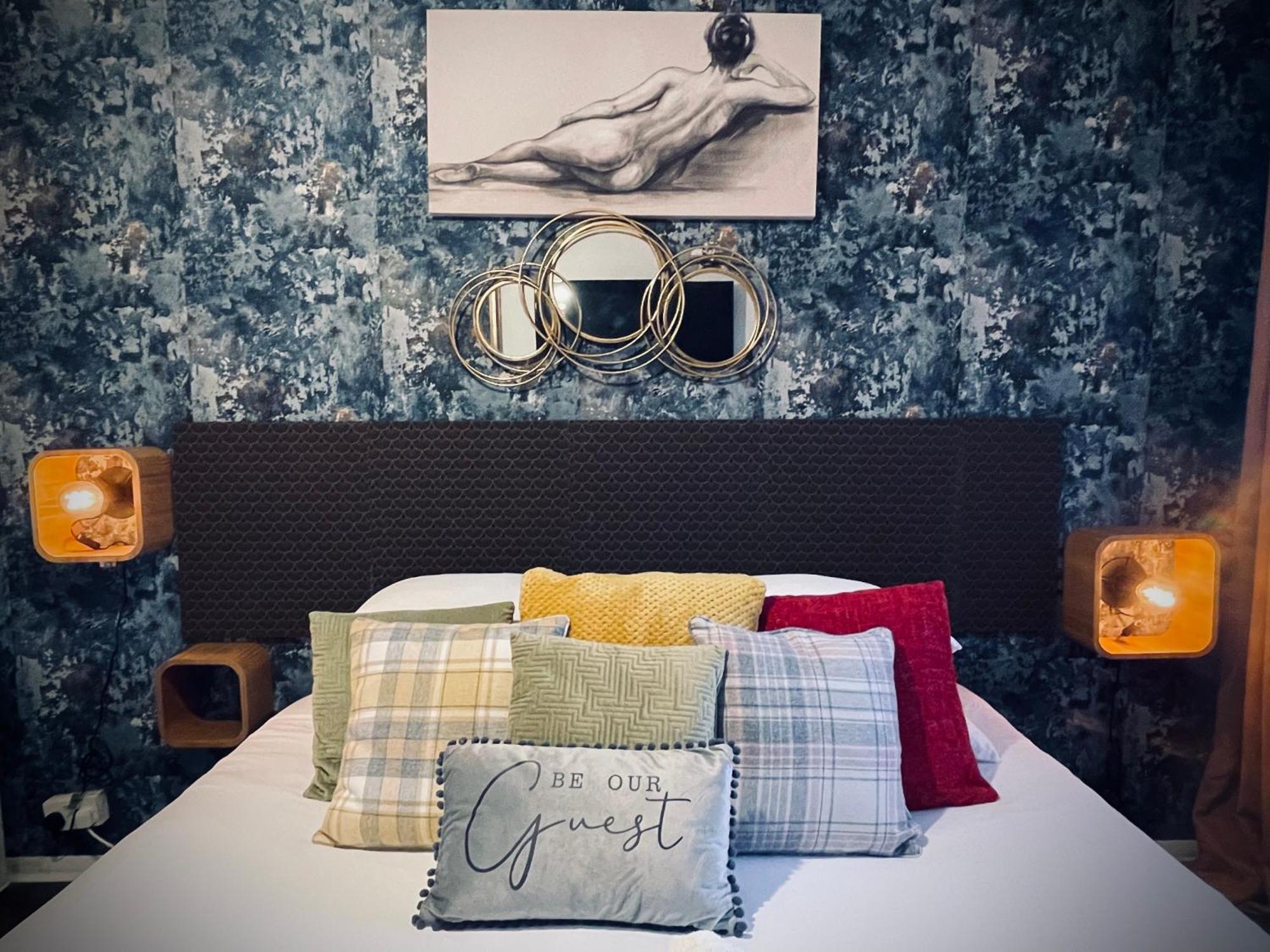 R1 Superking Sized Bed & 65" Tv On The Wall In Clapham Apartment Лондон Екстериор снимка