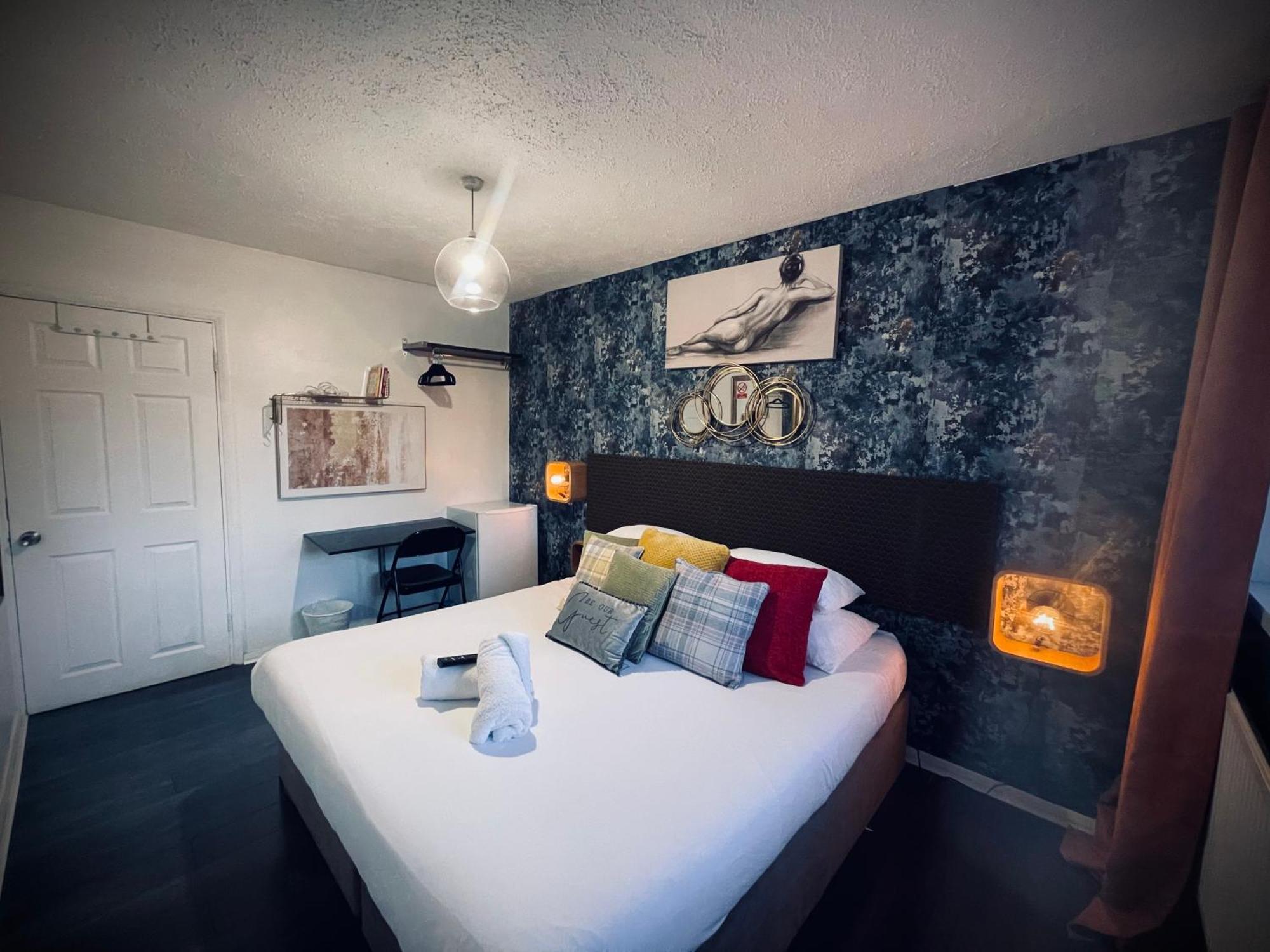 R1 Superking Sized Bed & 65" Tv On The Wall In Clapham Apartment Лондон Екстериор снимка