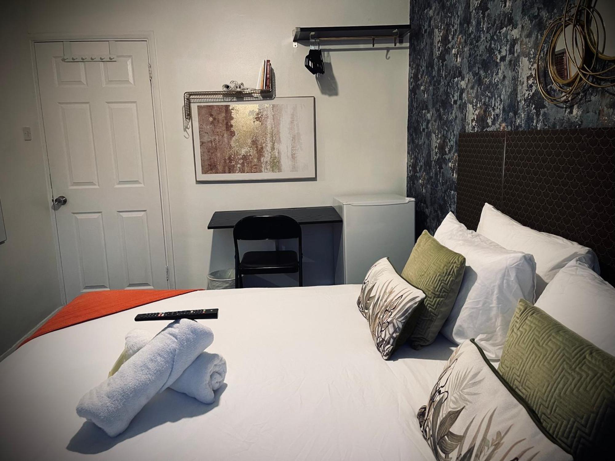 R1 Superking Sized Bed & 65" Tv On The Wall In Clapham Apartment Лондон Екстериор снимка
