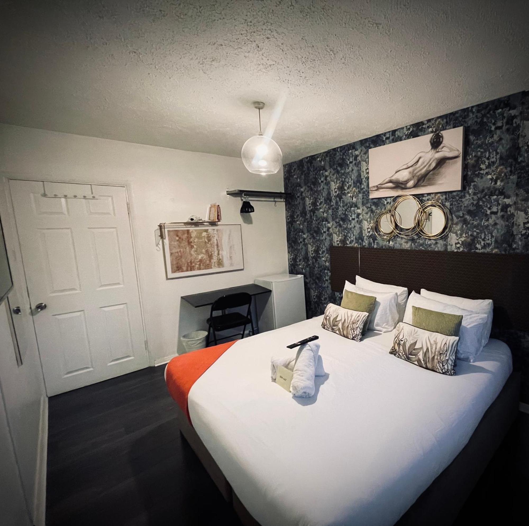 R1 Superking Sized Bed & 65" Tv On The Wall In Clapham Apartment Лондон Екстериор снимка