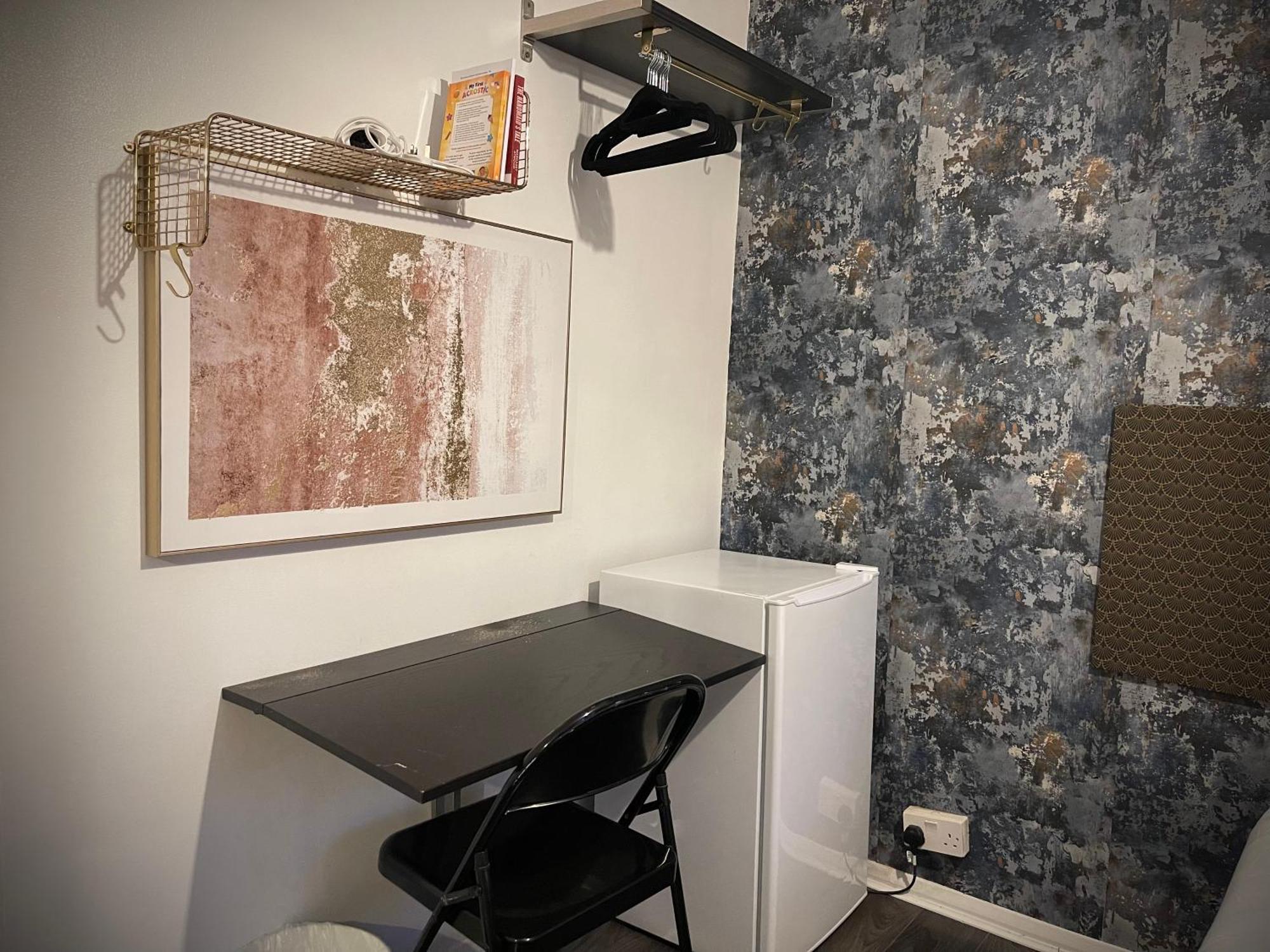 R1 Superking Sized Bed & 65" Tv On The Wall In Clapham Apartment Лондон Екстериор снимка