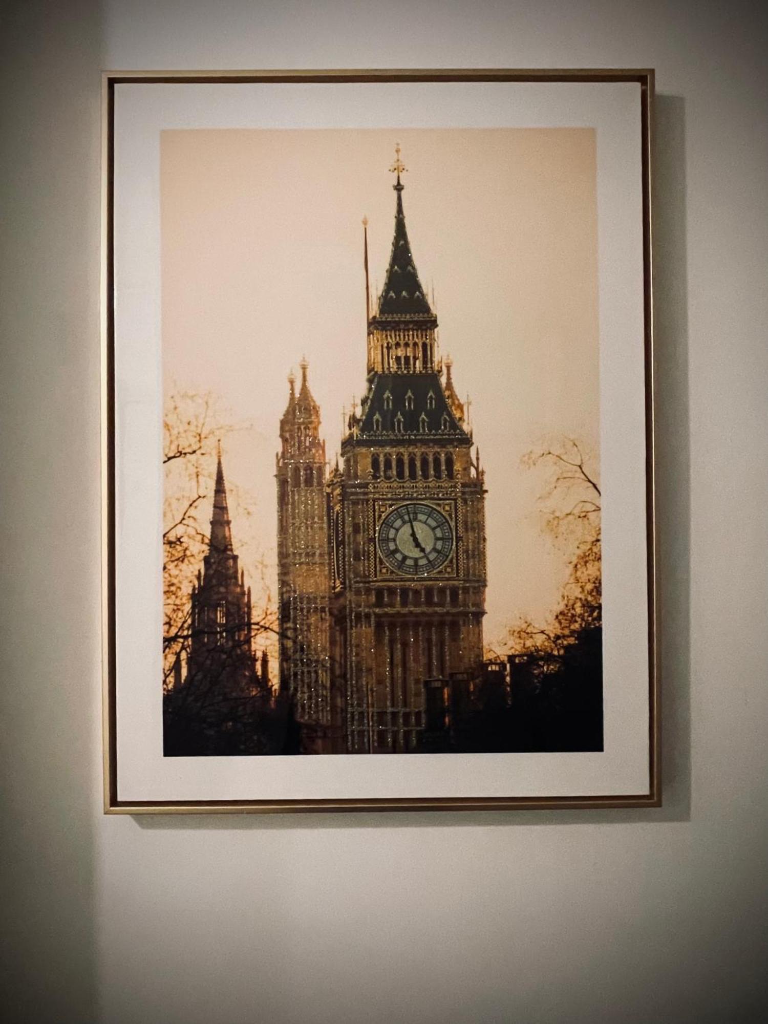 R1 Superking Sized Bed & 65" Tv On The Wall In Clapham Apartment Лондон Екстериор снимка