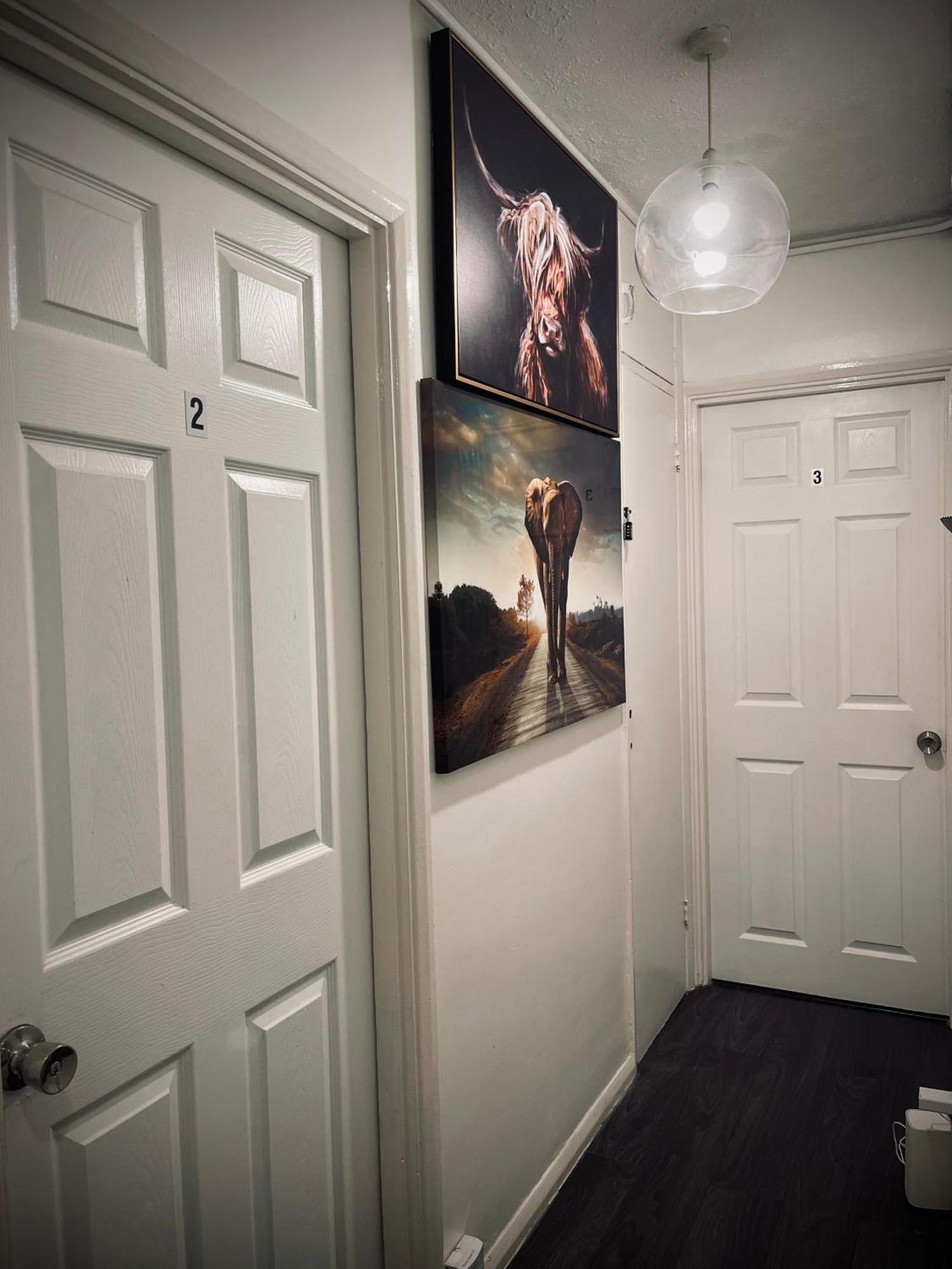 R1 Superking Sized Bed & 65" Tv On The Wall In Clapham Apartment Лондон Екстериор снимка
