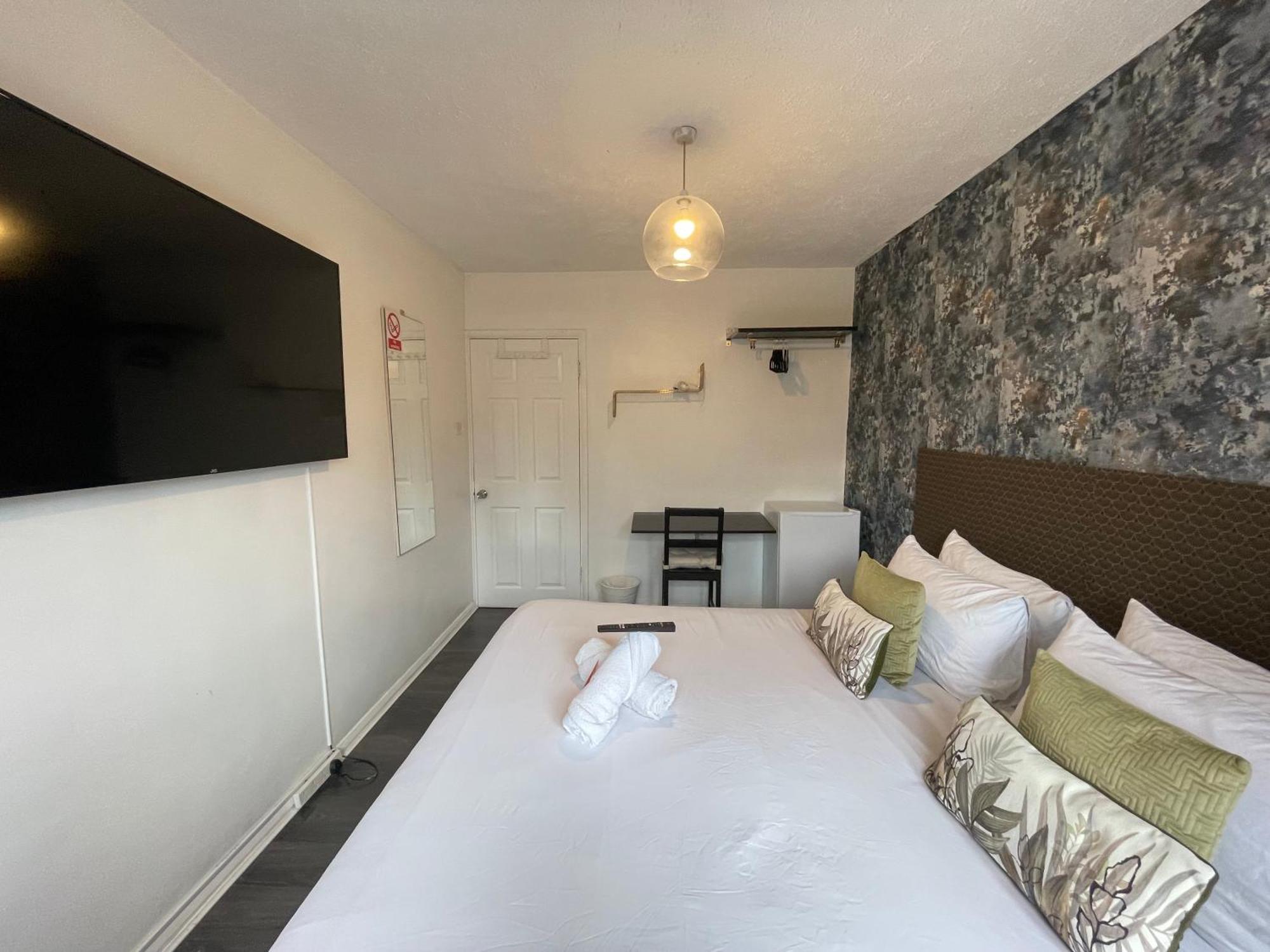 R1 Superking Sized Bed & 65" Tv On The Wall In Clapham Apartment Лондон Екстериор снимка