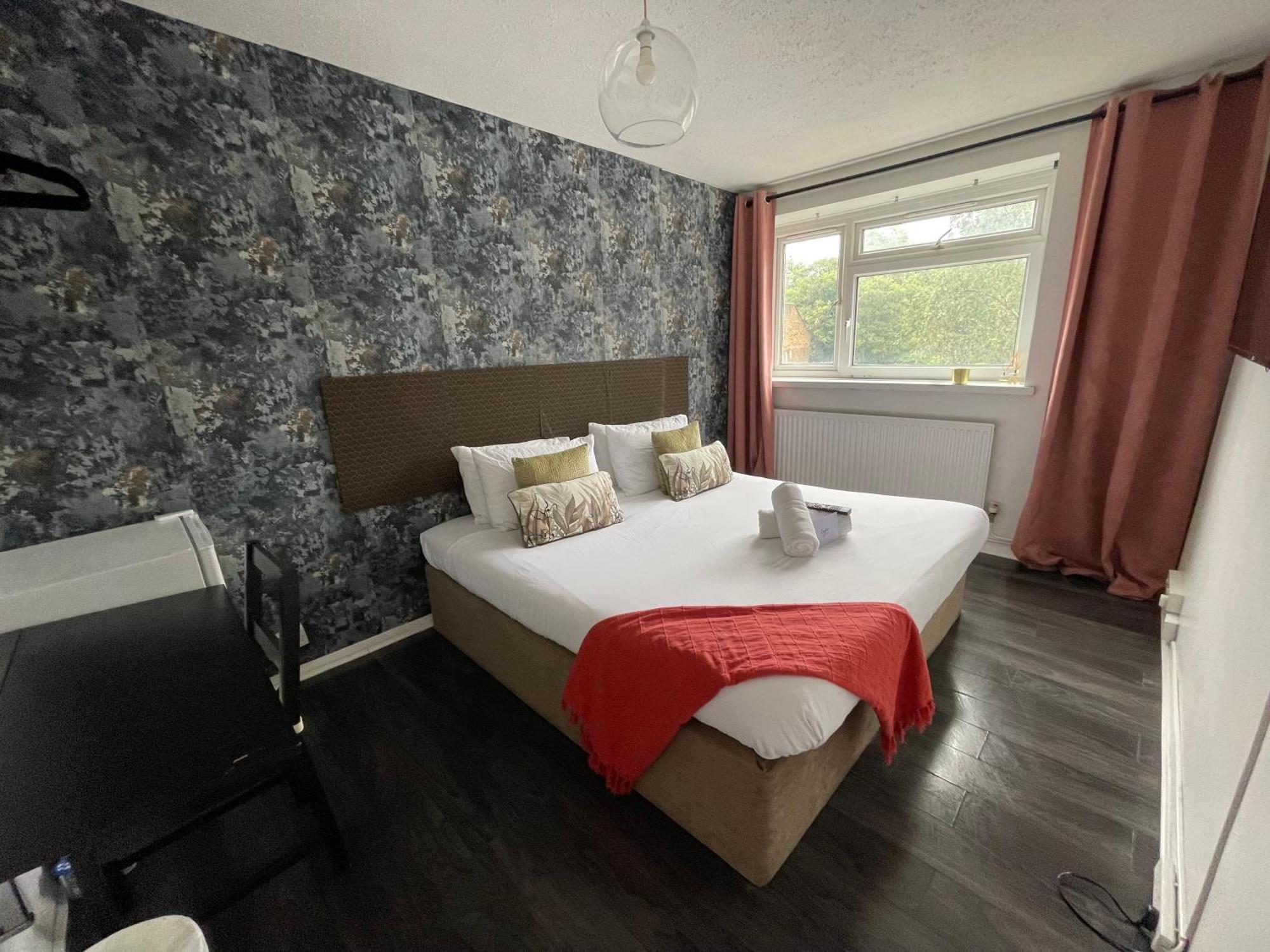 R1 Superking Sized Bed & 65" Tv On The Wall In Clapham Apartment Лондон Екстериор снимка